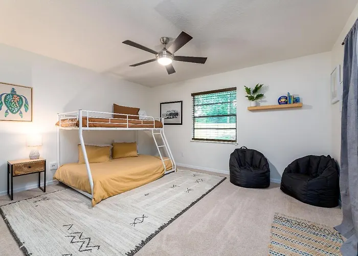 Heated Pool, Game Room & 4Bdrm - Bay Bungalow