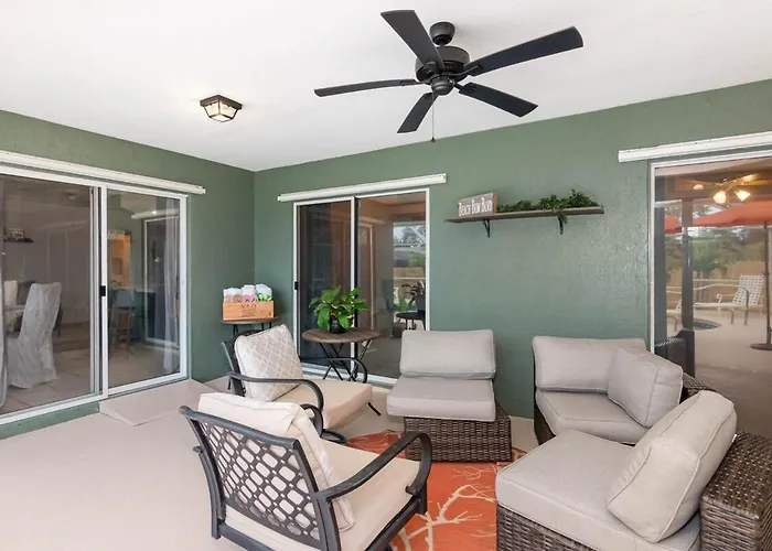 Spacious Luxury Pool Home Oasis - 8Mi To Airport